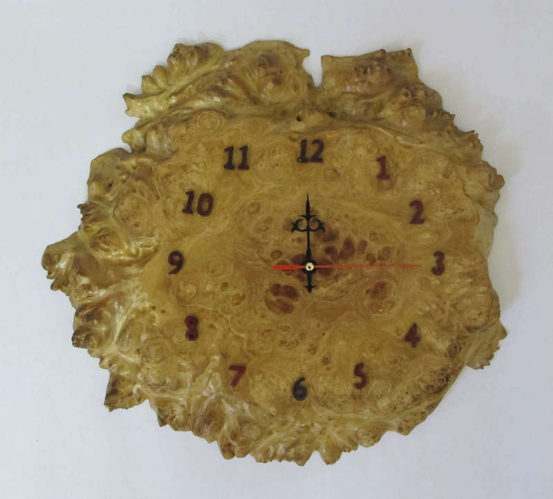 Đồng hồ treo tường, gốc cây